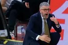 iOS体育APP-华姆联客场比赛中遭遇连败，保级形势严峻(bf同好会v10汉化版)