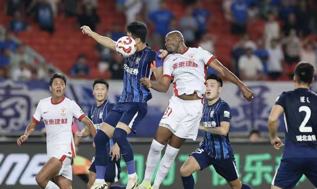 高位球队出现连败局面，困扰主帅调整阵容(高位球队出现连败局面,困扰主帅调整阵容怎么办)